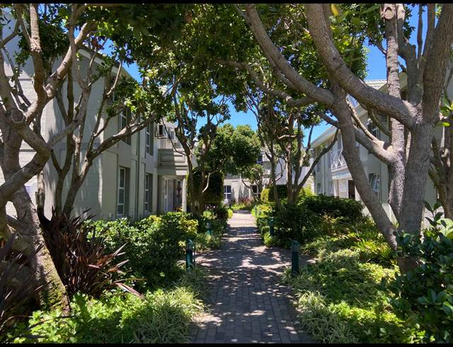 104M² OFFICE TO LET IN TOKAI